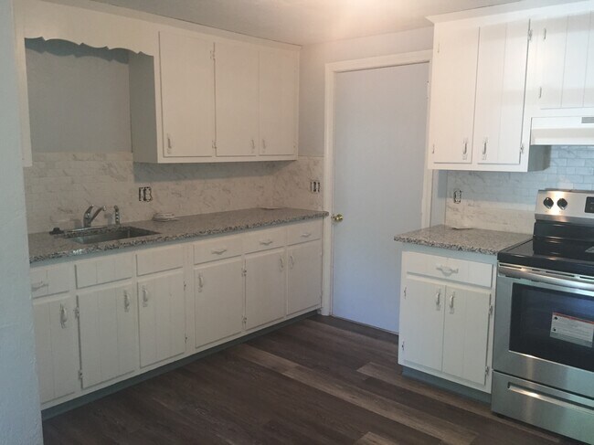 Cocina - 174 Neponset St