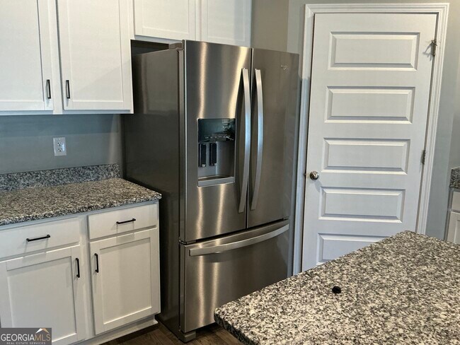 Foto del edificio - 31 Poplar Preserve Blvd