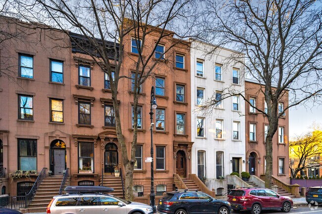 Building Photo - 378 Clinton St