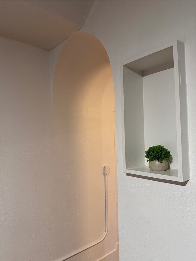 Foto del edificio - 402 Hyde Park Blvd