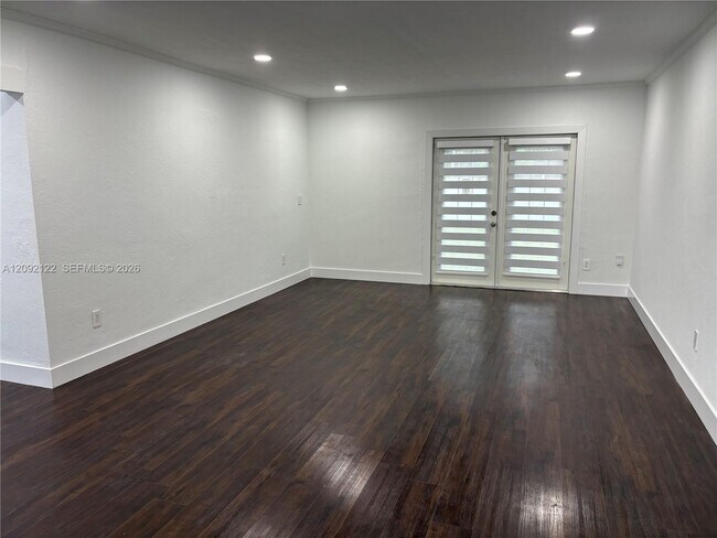 Foto del edificio - 5751 SW 2nd Terrace
