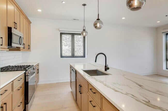 Foto del edificio - 1619 W Lawrence Ave