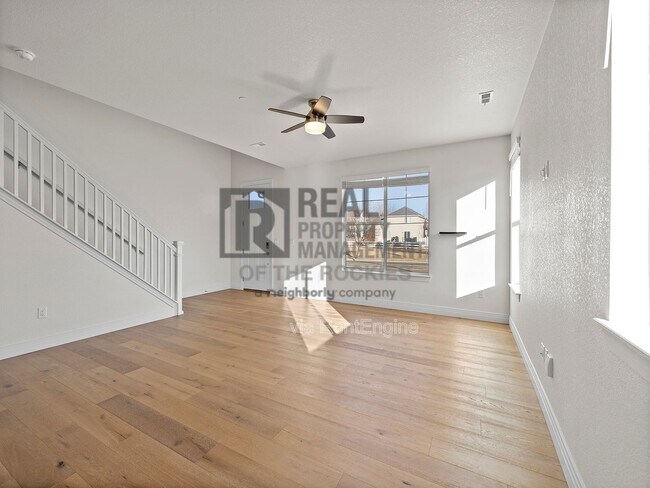 Foto del edificio - 1203 Bon Homme Richard Dr