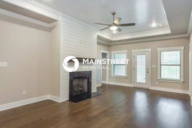 Building Photo - 3 Bedroom Pet-Friendly Home in Owens Cross Roads, AL with Main Street Renewal