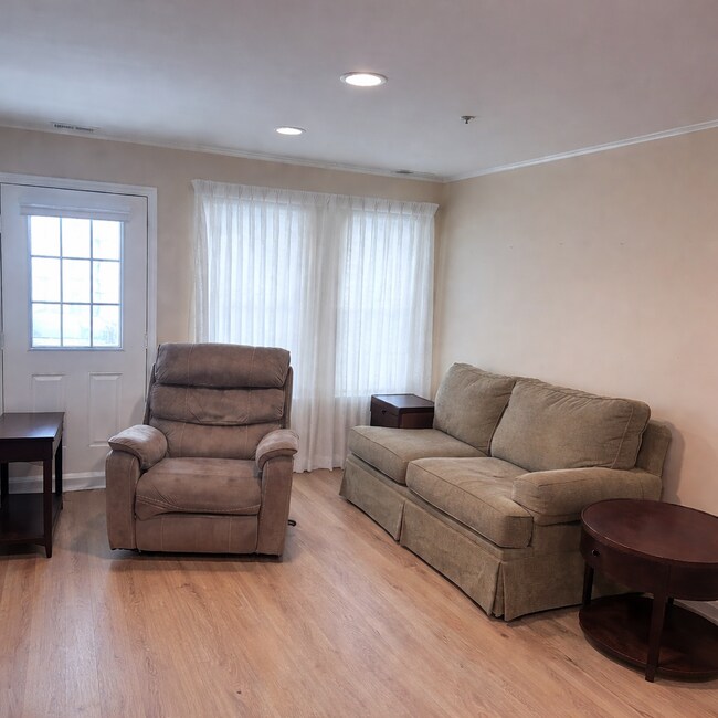 Foto del edificio - 4609 Tudor Dr