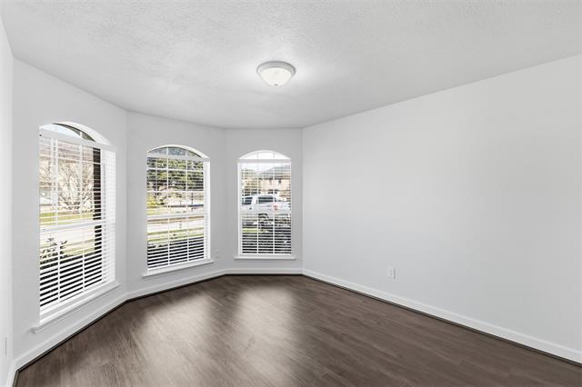 Building Photo - 1124 Breezewood Dr