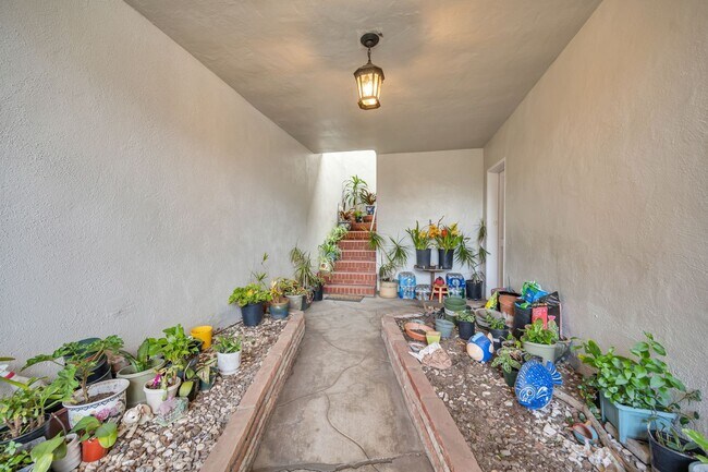 Building Photo - Sunset District Sanctuary: Cozy One Bedroo...