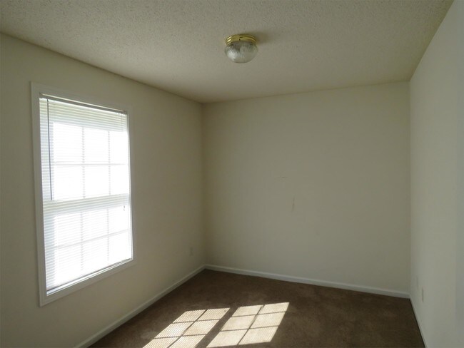 Building Photo - 117 Reaves Pl