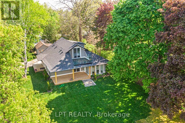 Building Photo - 549 Lake Dr E