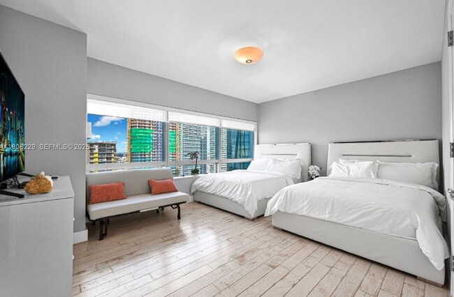 Foto del edificio - 1435 Brickell Ave
