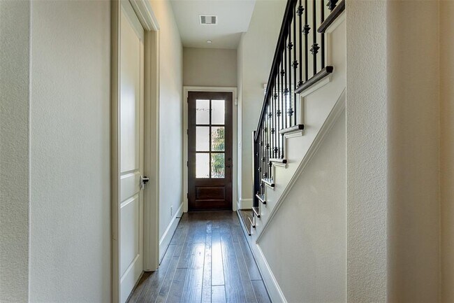 Foto del edificio - 2640 Fountain Key Blvd
