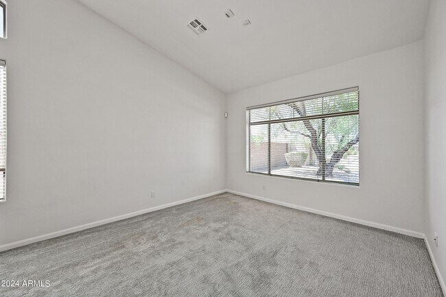 Building Photo - 6401 E Waltann Ln