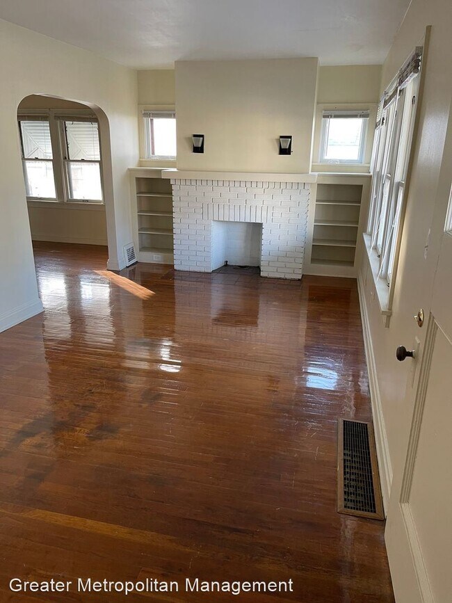 Building Photo - 3 br, 1 bath House - 26380 Shoreview Avenue