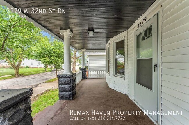 Building Photo - 3279 W 32nd St Dn. Cleveland  - Spacious 2...