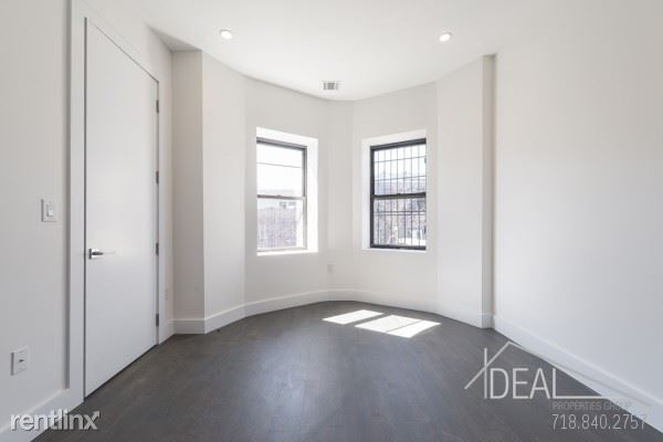 Building Photo - 1102 Carroll St