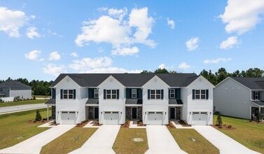 Building Photo - 207 Verrazzano Ln