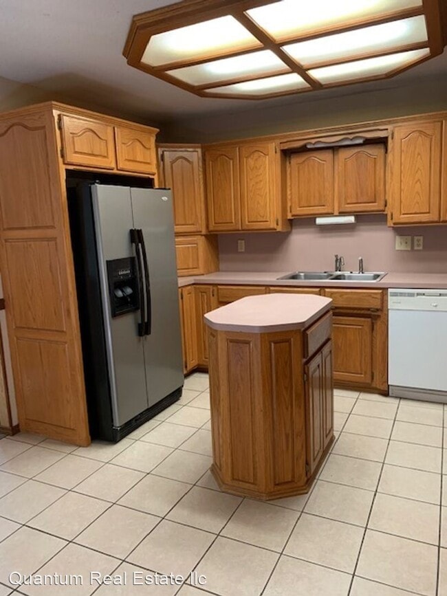 Building Photo - 3 br, 2 bath House - 38 RIVIERA DR