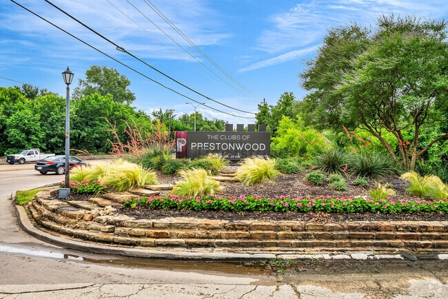 Building Photo - 15931 Stillwood St