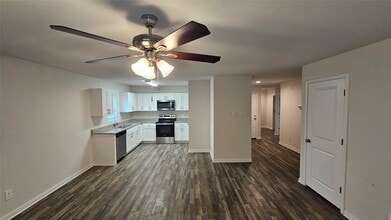 Building Photo - 14214 Green Wing Cir