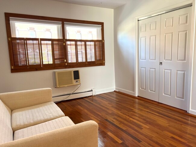 Foto del edificio - 359 Grove St