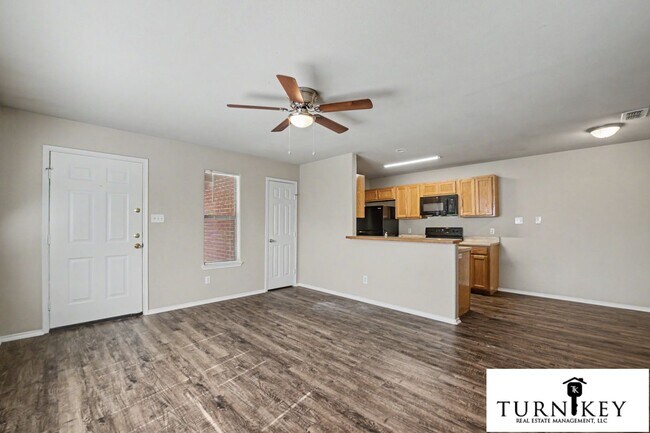 Foto del edificio - 8028-8030 Tanner