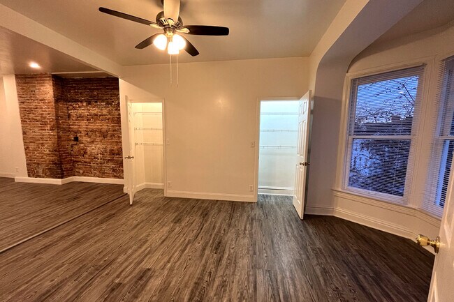 Foto del edificio - 116 N Queen St