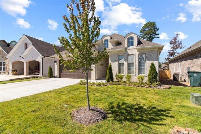 Building Photo - 45 Saffron Cir