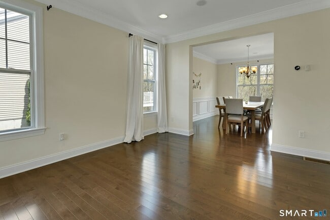 Foto del edificio - 310 Nutmeg Ln