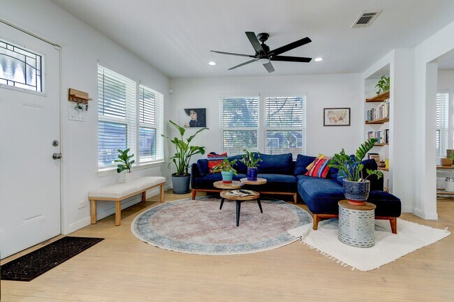 Foto del edificio - 4801 Avenue H