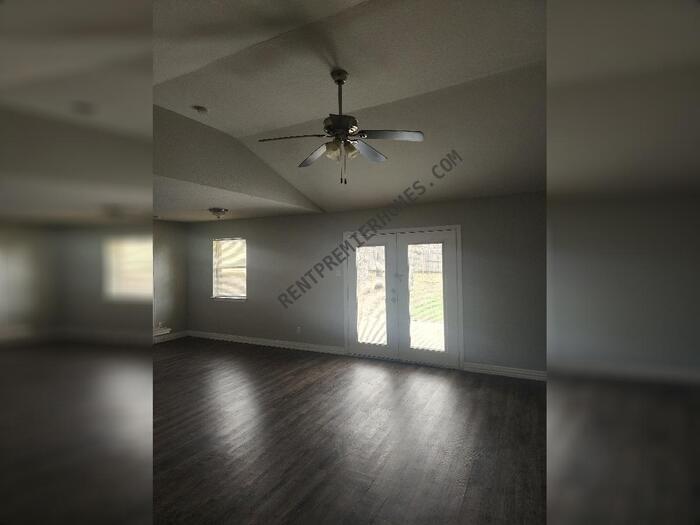 Foto del edificio - 6705 Trailwood Dr