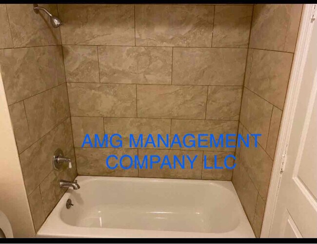 Foto del edificio - 126 Deluxe Cir