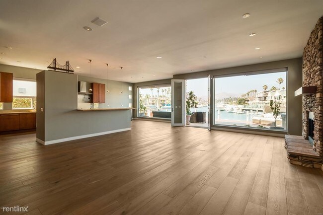 Building Photo - 4 br, 3 bath House - 1325 Beachmont St