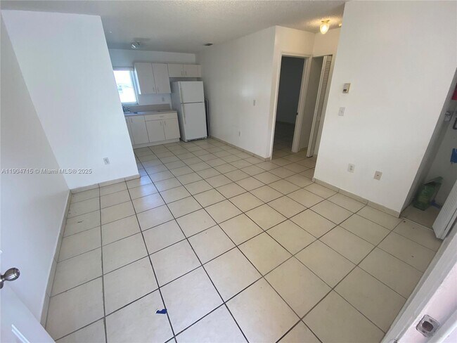 Building Photo - 452 SW 10th St