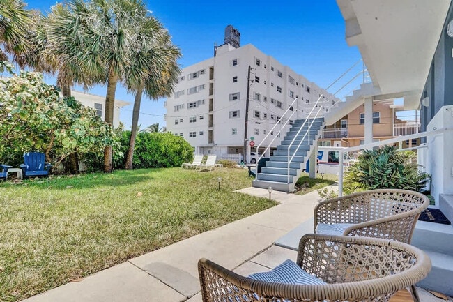 Foto del edificio - 851 N Surf Rd