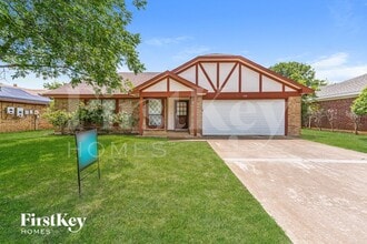 Building Photo - 3305 Country Creek Ln