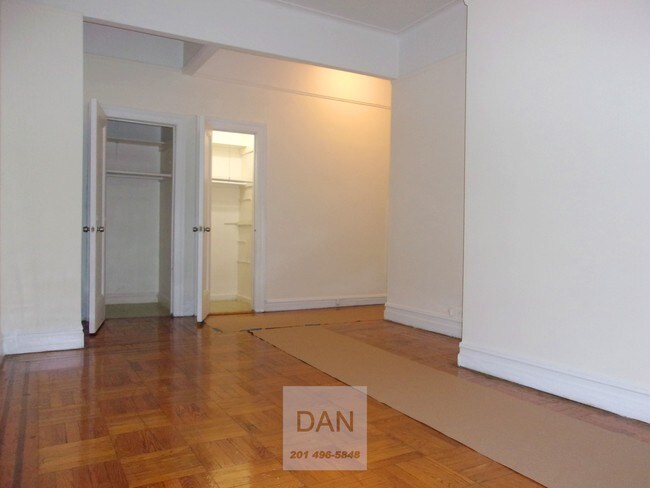 Foto del edificio - 4871 Broadway
