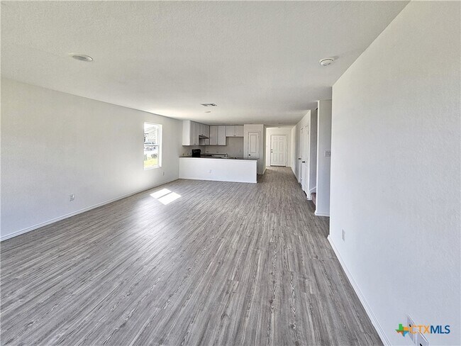 Foto del edificio - 805 Riviera Ct