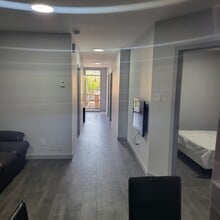 Building Photo - 4825 Rue Saint-Urbain