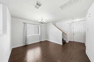 Building Photo - 6146 Settlers Lake Cir W