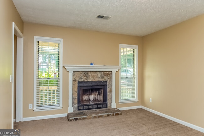 Building Photo - 2210 Rocky Mill Dr