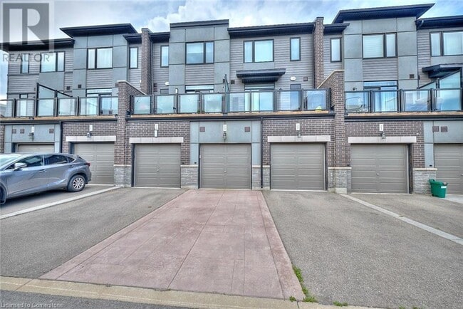 Photo du bâtiment - 590 N Service Rd