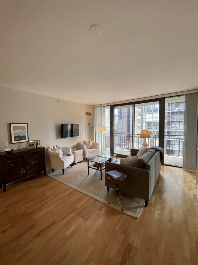 Foto del edificio - 630 N State St