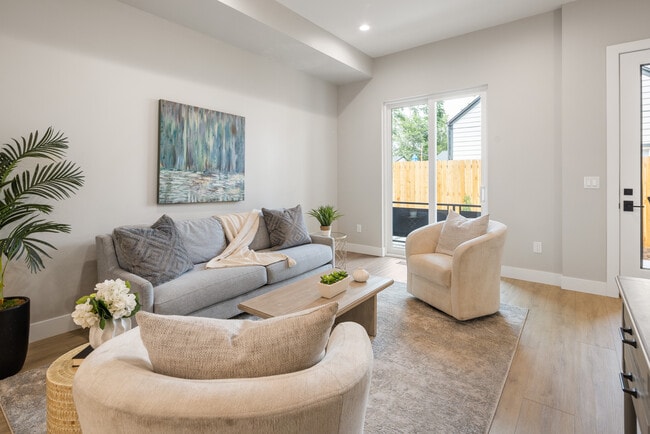 Building Photo - Tejon Towns