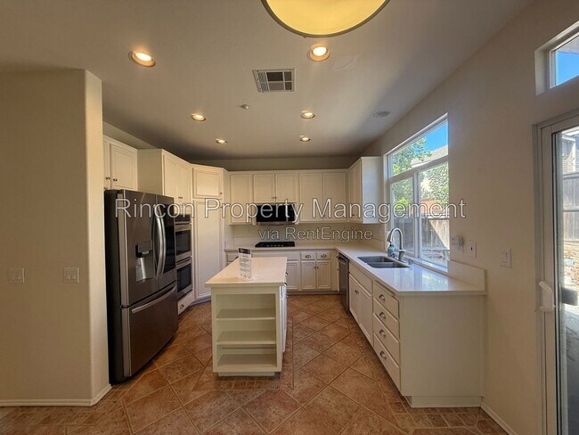 Building Photo - 4763 Templeton St