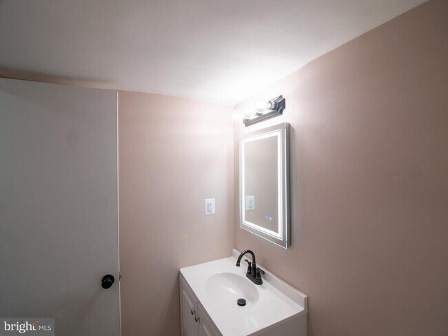 Building Photo - 3321 Huntley Sq Dr