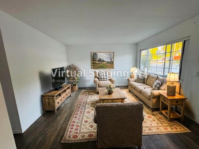 Building Photo - 641 Adobe Cir