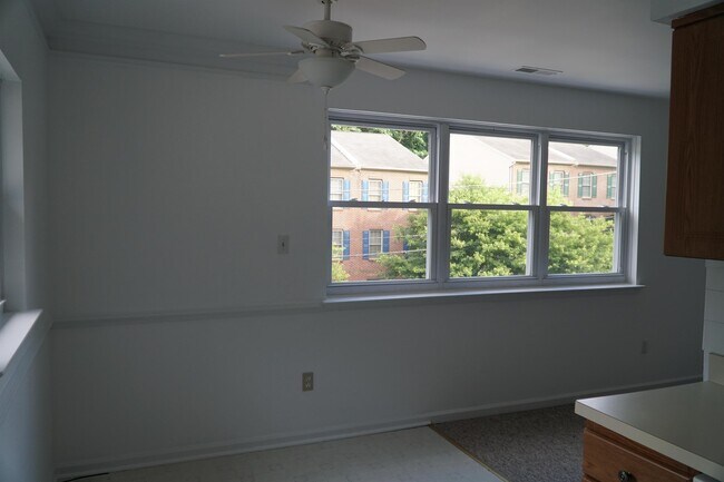 Building Photo - 241 Parker Ave