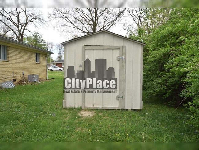 Building Photo - 1213 Taylor Dr E