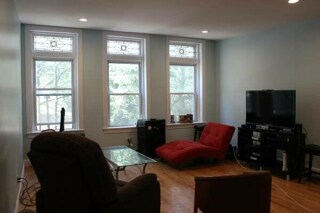 Building Photo - 394 Riverway