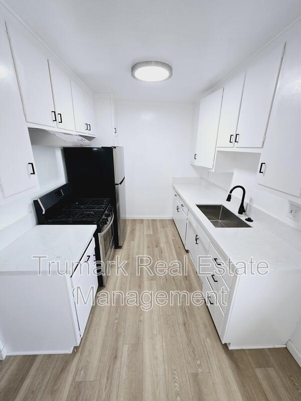 Primary Photo - 1365 Orange Grove Ave